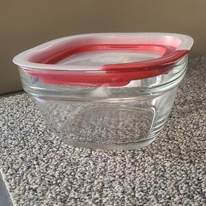 Rubbermaid Glass Storage with Red Lid,  4 Cup